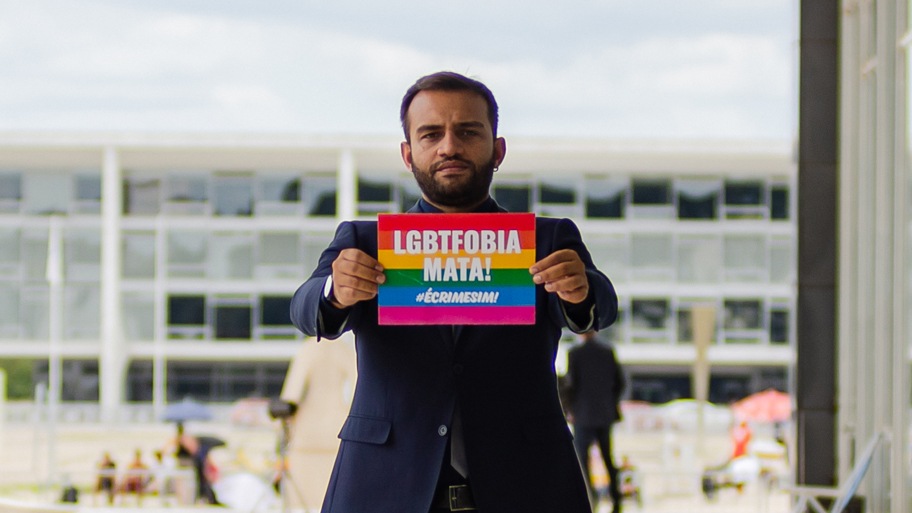 Representação contra Bolsonaro por LGBTFobia